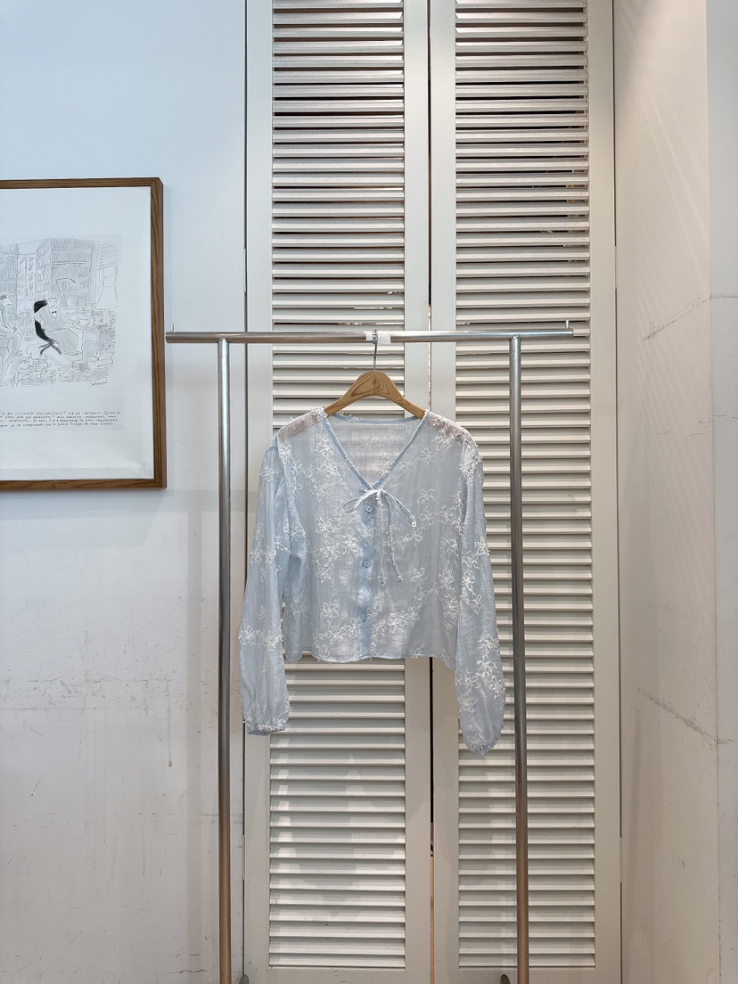 FAVE-L韓國直郵女裝新款26春夏職業時尚襯衫蕾絲衫花朵雪紡FAVE-L襯衫/蕾絲衫圖色2