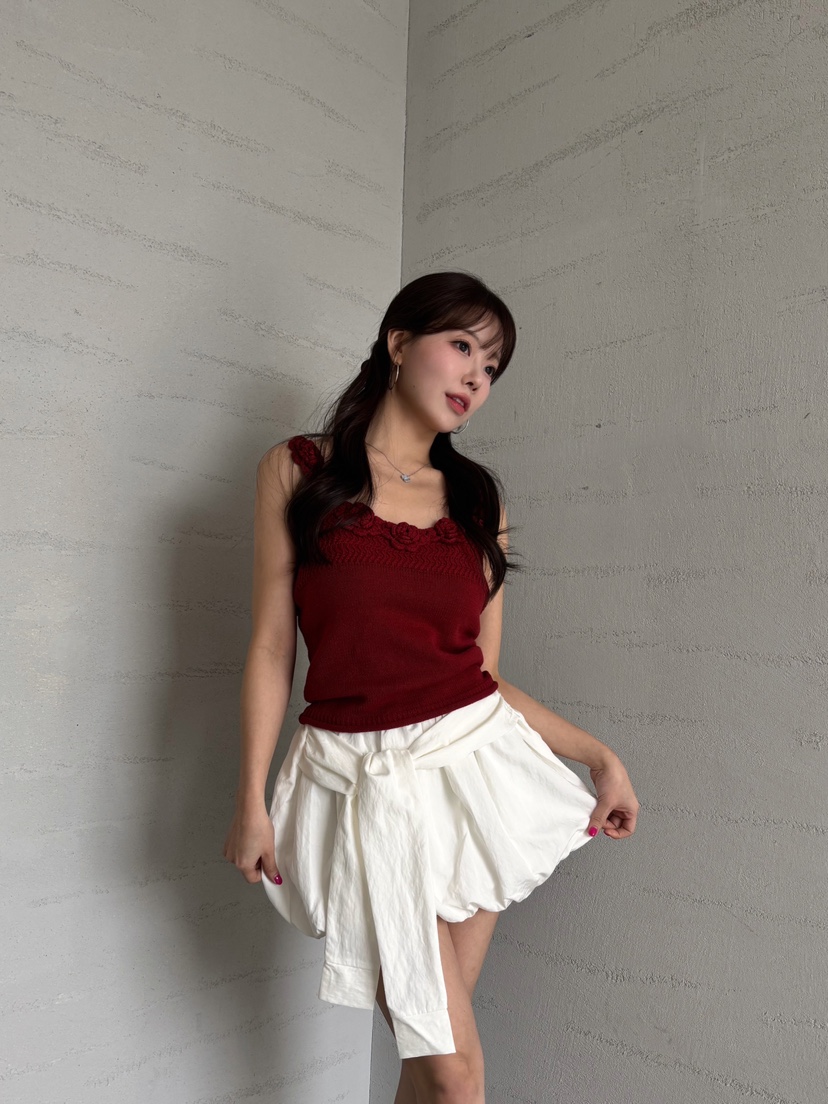 TOO HOT韓國東大門直郵女裝新款26春夏職業短裙系帶花朵TOO HOT短裙