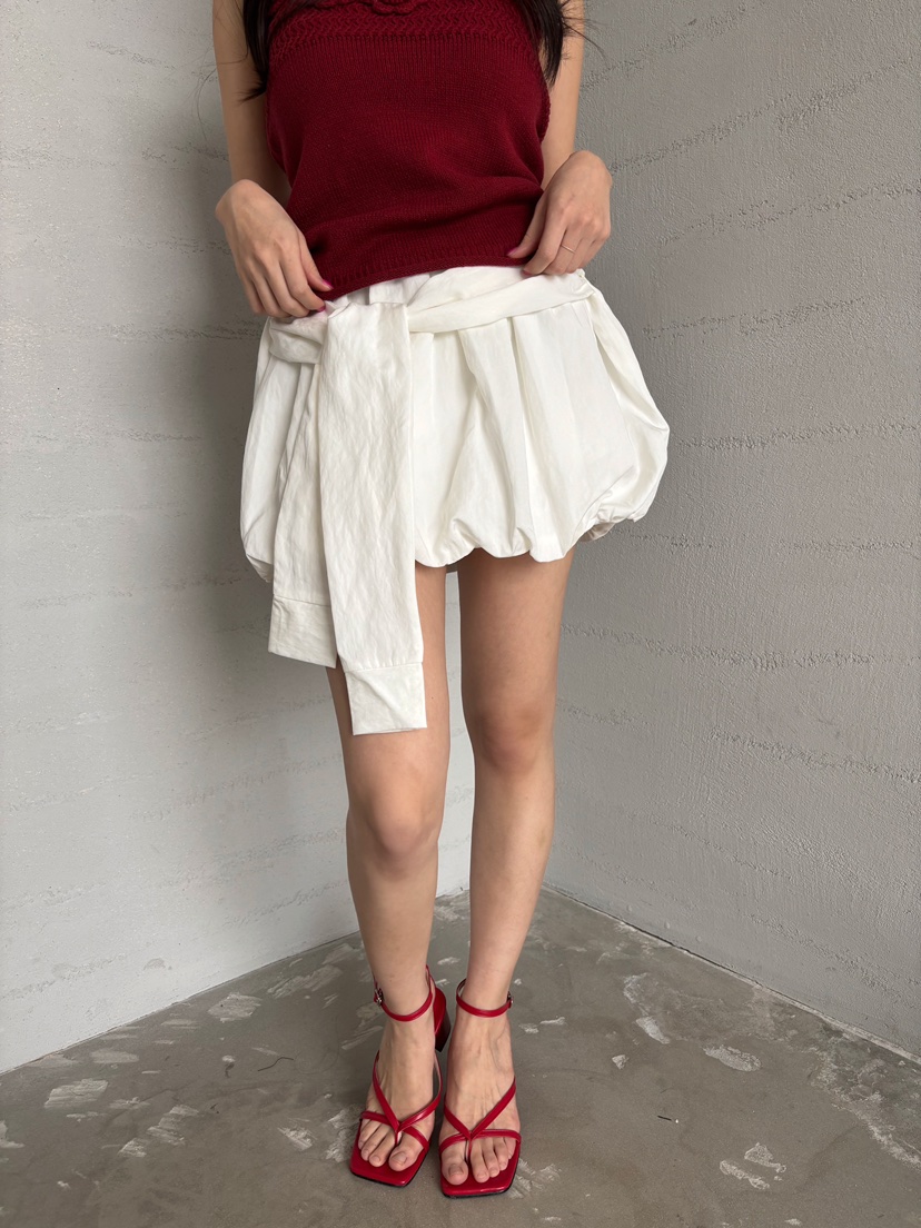 TOO HOT韓國東大門直郵女裝新款26春夏職業短裙系帶花朵TOO HOT短裙