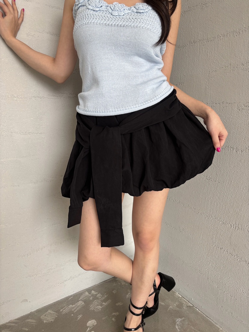 TOO HOT韓國東大門直郵女裝新款26春夏職業短裙系帶花朵TOO HOT短裙