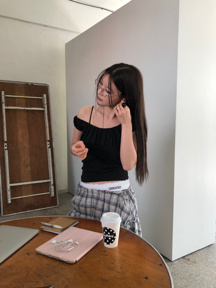 UNBOUND韓國東大門代購女裝新品職業推薦人氣時尚T恤荷葉邊UNBOUNDT恤