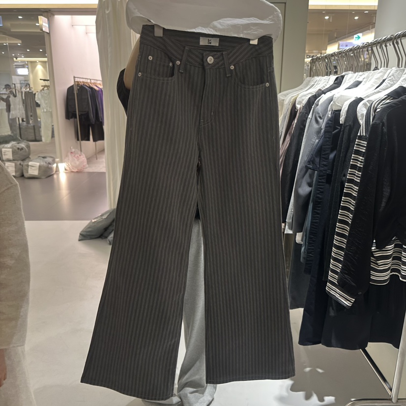 LOVE YOU SO MUCH/MORE THAN YESTERDAY韓國代購女士新款時尚牛仔褲LYSM/MORE THAN YESTERDAY牛仔褲圖色1