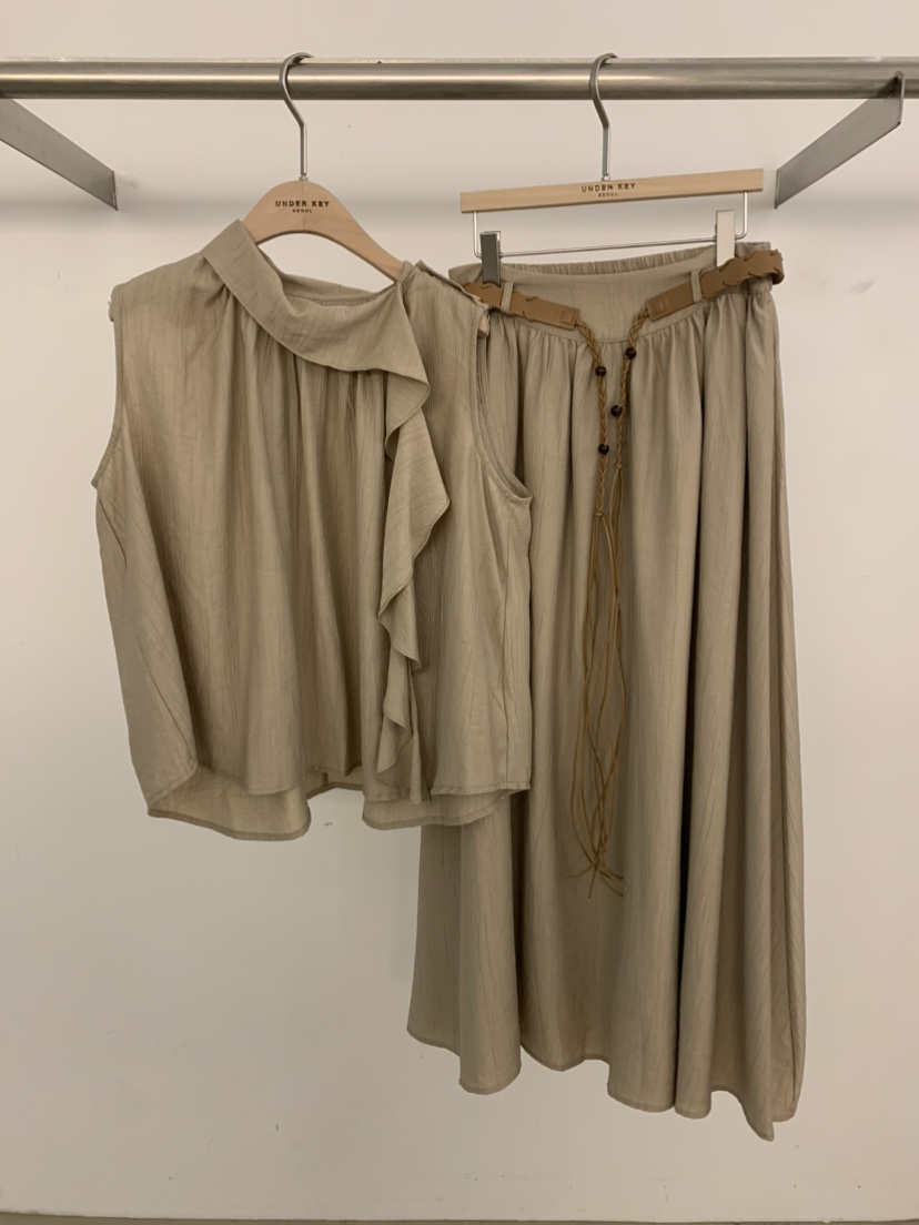 UNDER KEY韓國東大門代購女士新品人氣推薦休閑套裝含腰帶UNDER KEY套裝圖色1