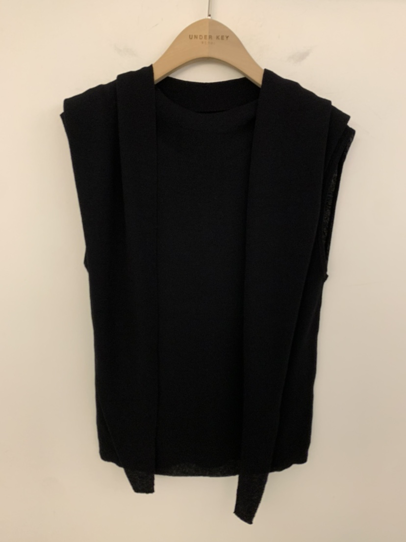 UNDER KEY韓國東大門直郵女裝新品時尚休閑熱賣套裝含圍巾UNDER KEY套裝圖色2