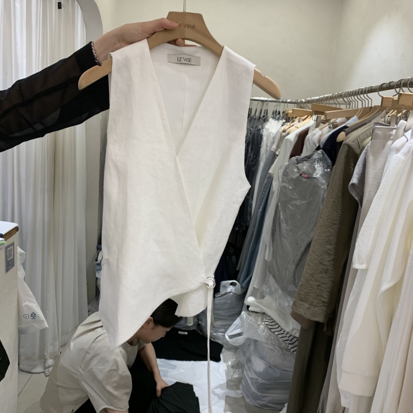 LE VASE韓國直郵實拍女士新品時尚職業推薦26春夏馬甲亞麻LE VASE馬甲圖色1