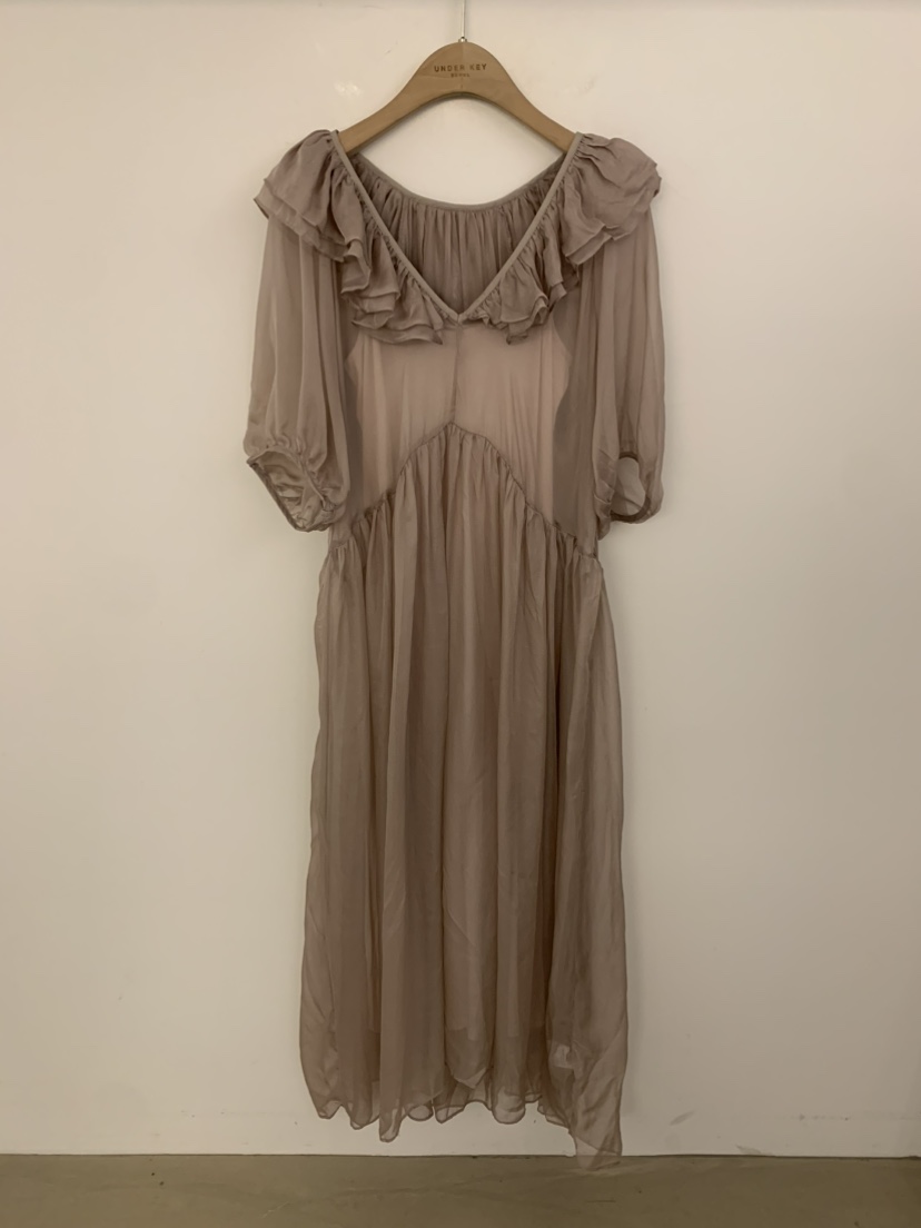 UNDER KEY韓國直郵實拍女裝新品人氣推薦套裝含吊帶絲綢UNDER KEY套裝圖色2