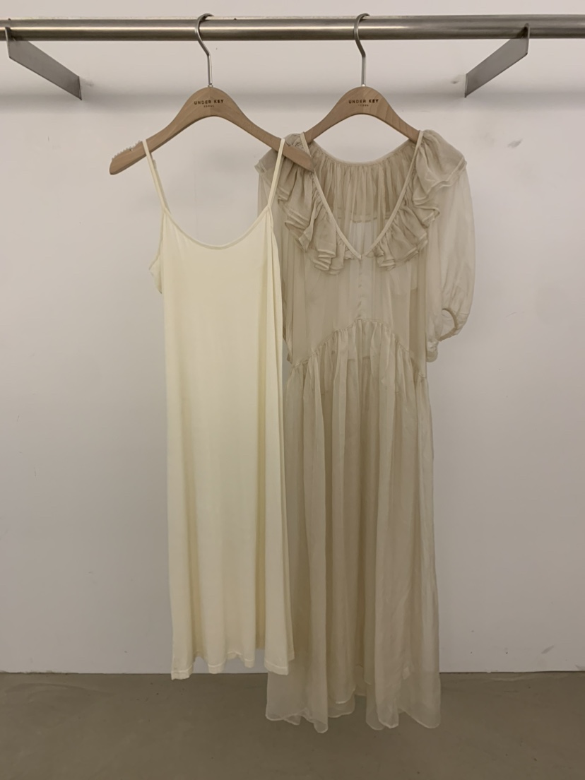 UNDER KEY韓國直郵實拍女裝新品人氣推薦套裝含吊帶絲綢UNDER KEY套裝圖色3