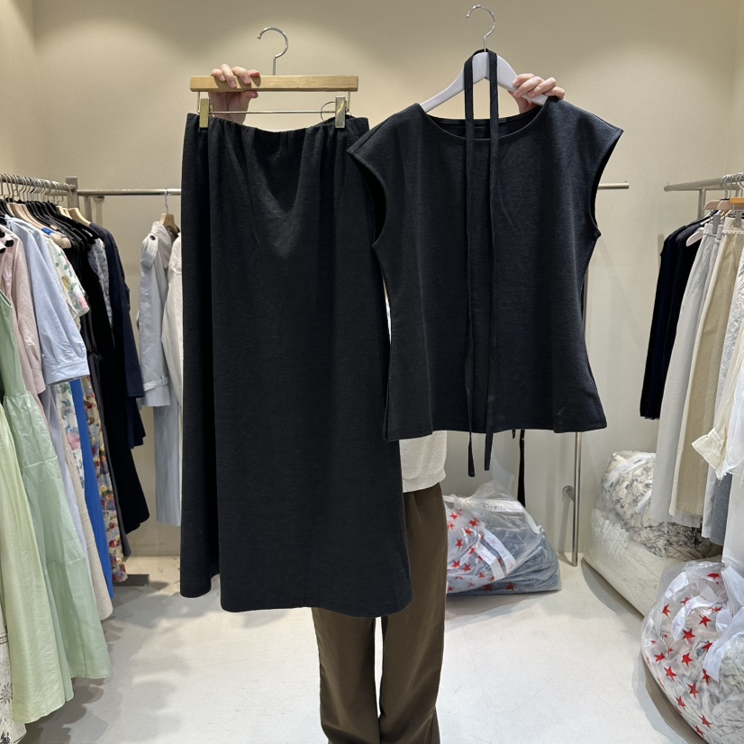 HER/PLAYLIST韓國東大門直郵女裝新品熱賣套裝含脖帶套裝圓領HER/PLAYLIST套裝圖色2