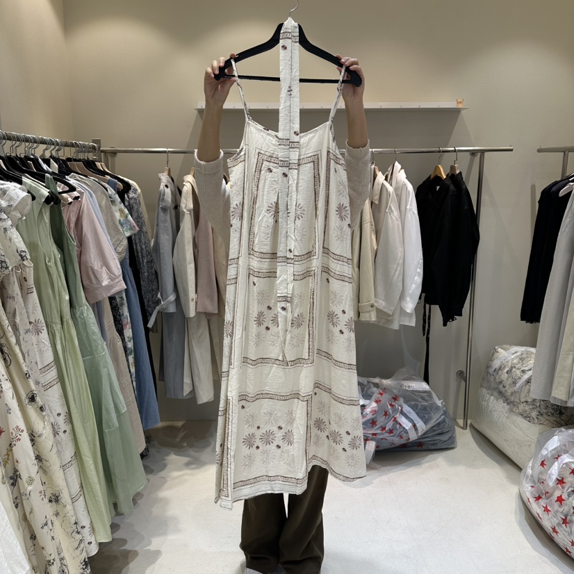 HER/PLAYLIST韓國東大門直郵女裝新品休閑時尚連衣裙含腰帶HER/PLAYLIST連衣裙