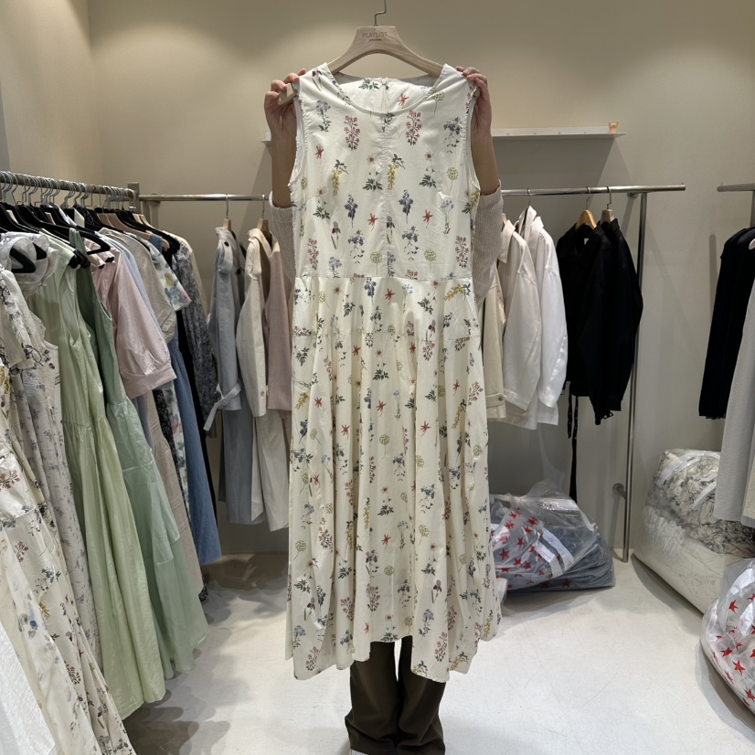 HER/PLAYLIST韓國直郵女裝新款職業休閑時尚推薦連衣裙圓領HER/PLAYLIST連衣裙圖色1