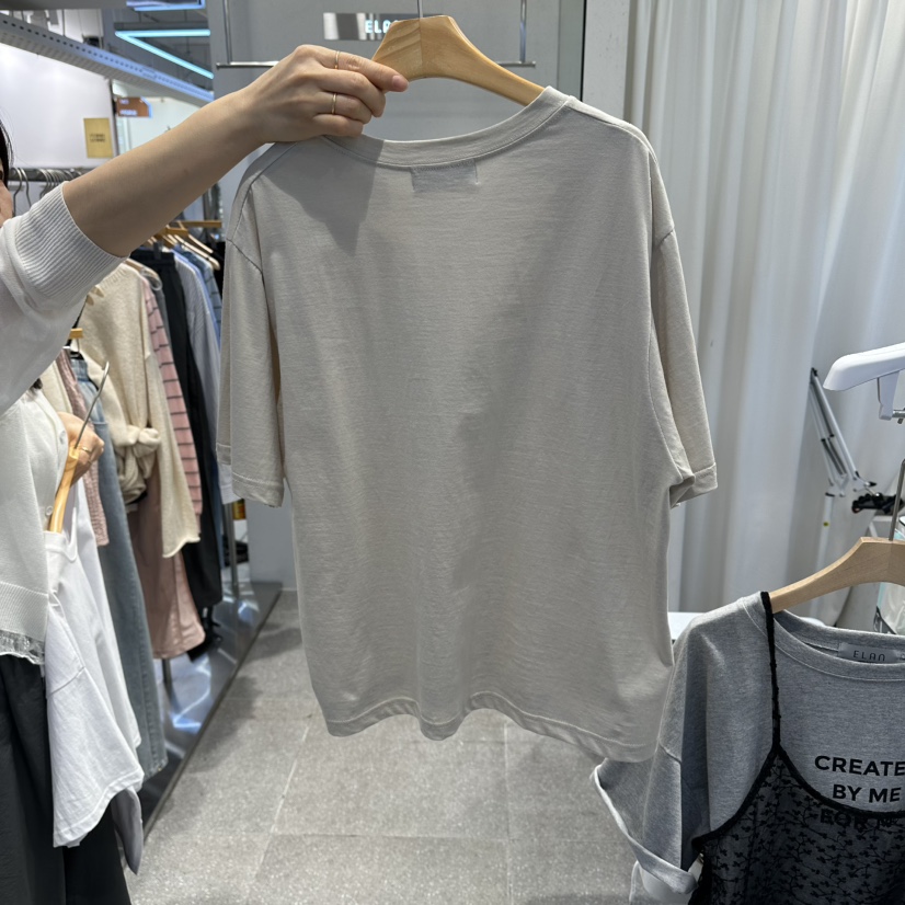 空韓國直郵女裝新品時尚熱賣推薦人氣休閑職業26春夏T恤空T恤