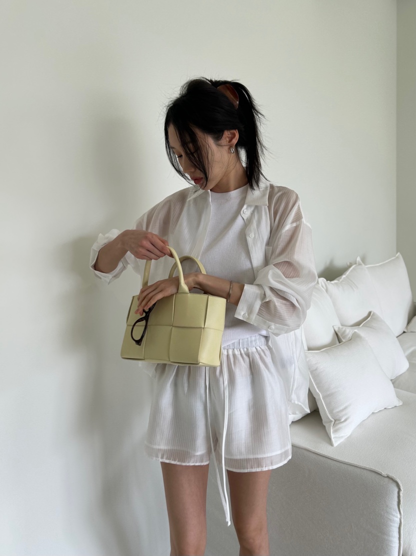 ME MO韓國東大門代購女士新品熱賣推薦襯衫蕾絲衫不含內搭ME MO襯衫/蕾絲衫