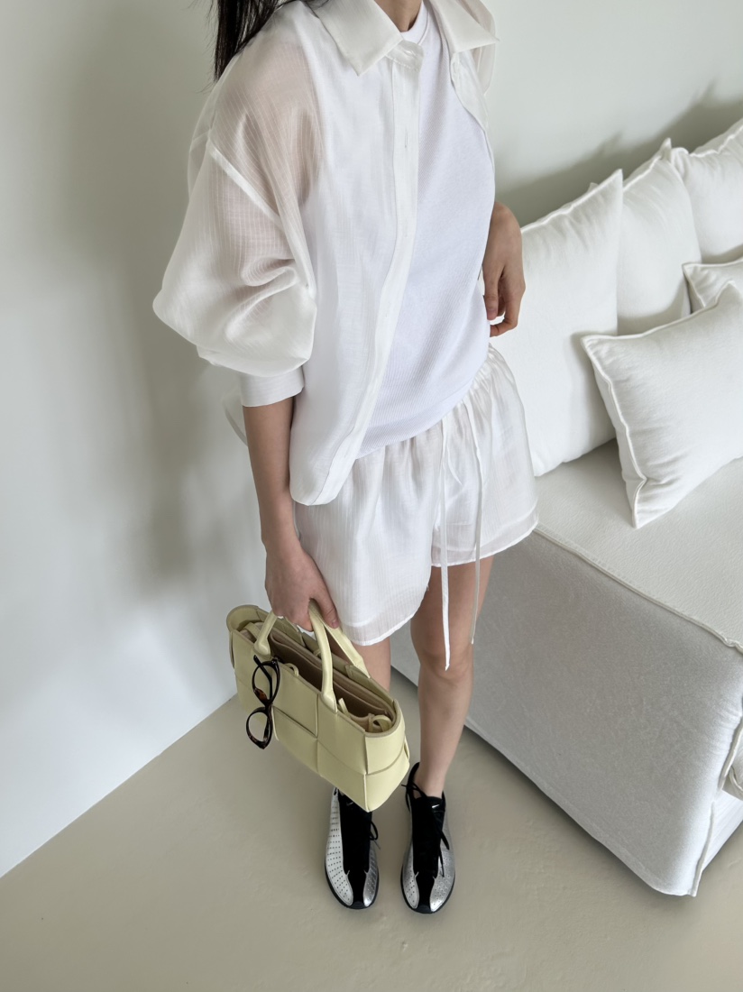 ME MO韓國東大門代購女士新品熱賣推薦襯衫蕾絲衫不含內搭ME MO襯衫/蕾絲衫