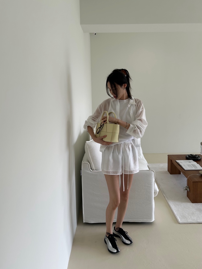 ME MO韓國東大門代購女士新品熱賣推薦襯衫蕾絲衫不含內搭ME MO襯衫/蕾絲衫