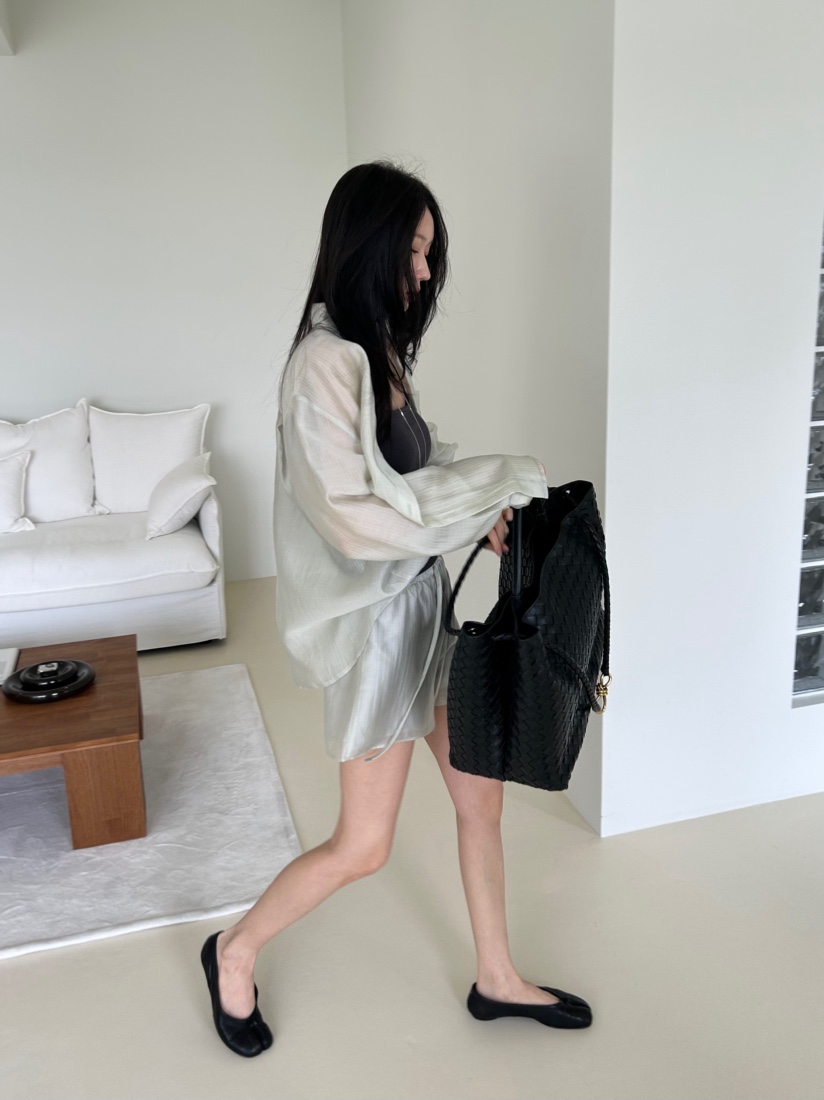 ME MO韓國東大門代購女士新品熱賣推薦襯衫蕾絲衫不含內搭ME MO襯衫/蕾絲衫