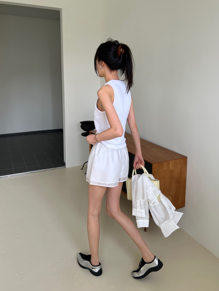 ME MO韓國代購女裝新品職業熱賣推薦時尚26春夏吊帶背心ME MO吊帶/背心