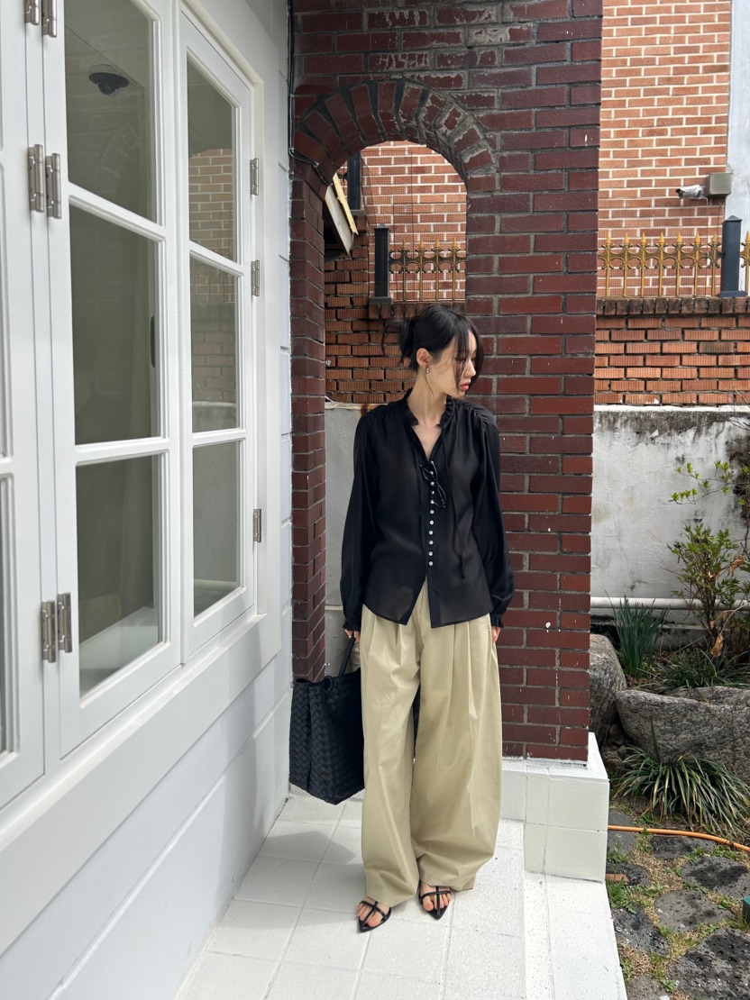 ME MO韓國東大門直郵女士新品職業推薦人氣26春夏襯衫蕾絲衫ME MO襯衫/蕾絲衫