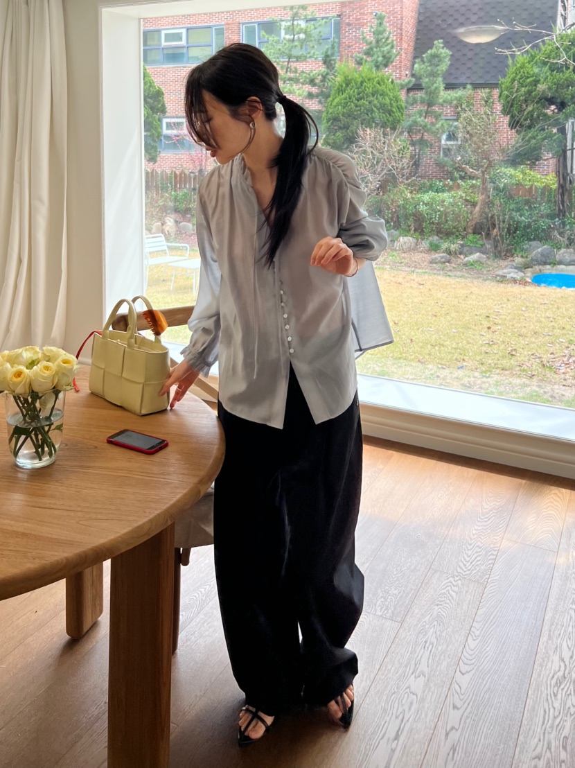 ME MO韓國東大門直郵女士新品職業推薦人氣26春夏襯衫蕾絲衫ME MO襯衫/蕾絲衫