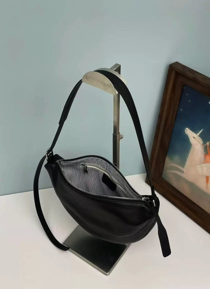 LEONIE韓國直郵女士新款熱賣真品時尚休閑26春夏單肩斜跨包LEONIE單肩/斜跨包