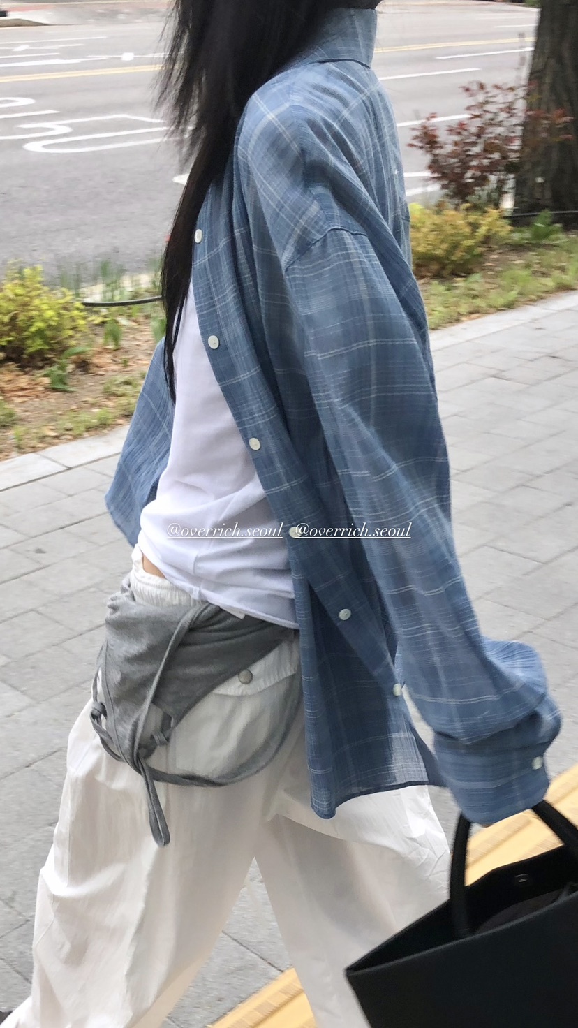 OVER RICH韓國東大門直郵女士新品熱賣襯衫蕾絲衫格紋開衩OVER RICH襯衫/蕾絲衫