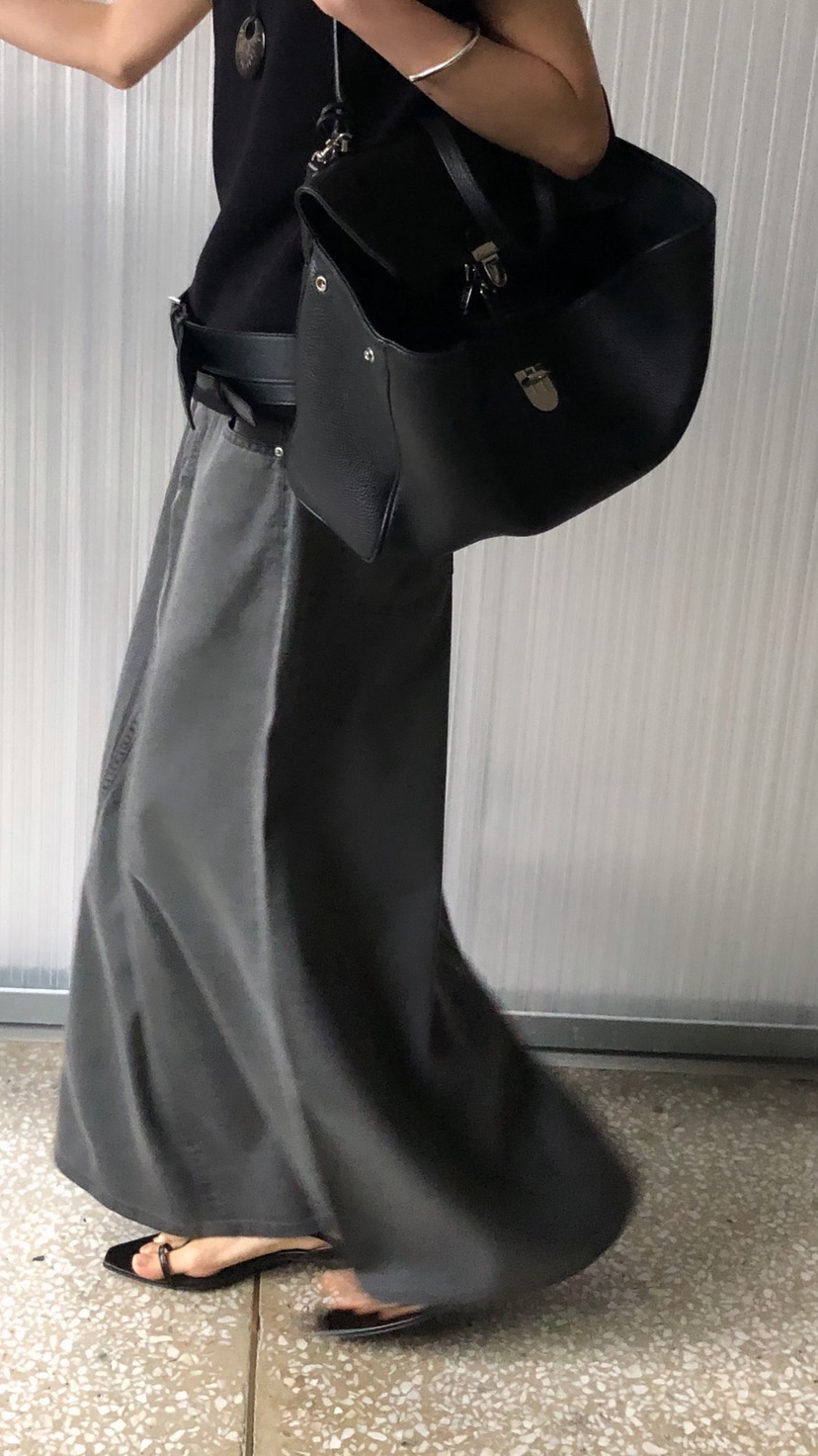 OVER RICH韓國東大門直郵女裝新款時尚26春夏人氣推薦長裙OVER RICH長裙