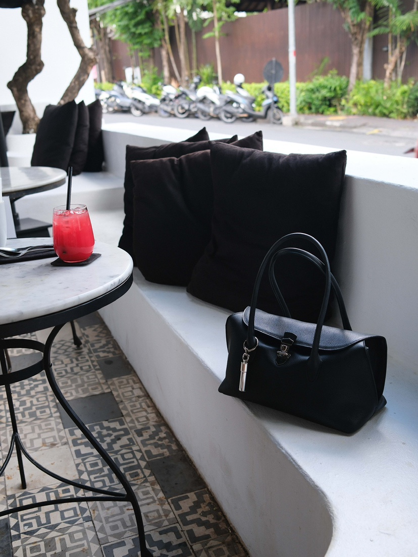 ERUME韓國代購女裝新品職業推薦手拿包腋下包不含小包皮革ERUME手拿包/腋下包