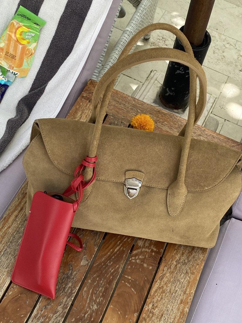 ERUME韓國代購女裝新品職業推薦手拿包腋下包不含小包皮革ERUME手拿包/腋下包圖色2