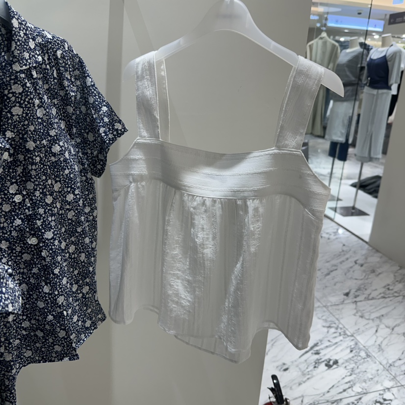 LOW MOMENT韓國東大門直郵女士新款休閑26春夏職業吊帶背心LOW MOMENT吊帶/背心