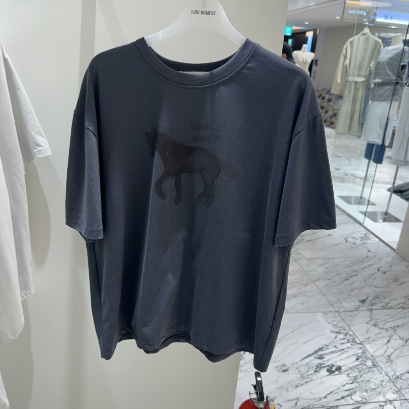 LOW MOMENT韓國代購女士新品時尚職業人氣休閑推薦熱賣T恤LOW MOMENTT恤圖色3