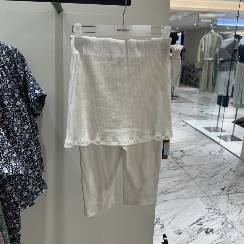 LOW MOMENT韓國代購女士新款人氣推薦時尚26春夏休閑短褲LOW MOMENT短褲圖色1