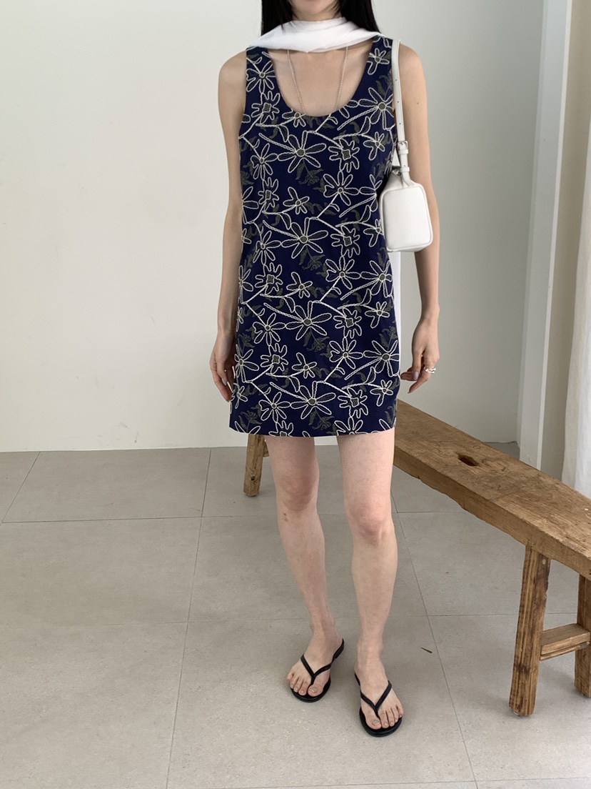 B_GARDER韓國東大門代購女裝新品26春夏休閑時尚連衣裙刺繡B.GARDER連衣裙圖色2