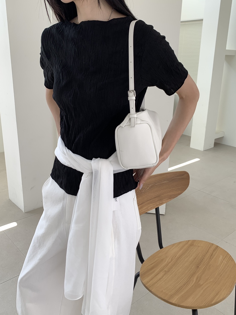 B_GARDER韓國直郵女士新款人氣休閑熱賣襯衫蕾絲衫褶裥羅紋B.GARDER襯衫/蕾絲衫