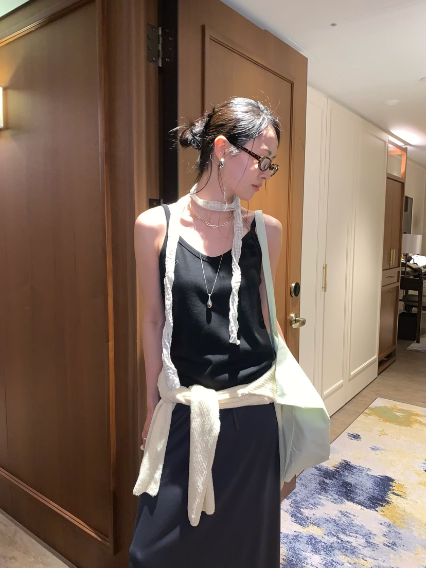 LOFN韓國直郵女士新款推薦時尚人氣熱賣26春夏職業吊帶背心LOFN吊帶/背心