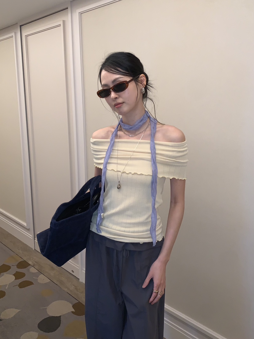 LOFN韓國直郵實拍女裝新品人氣休閑職業時尚26春夏T恤露肩LOFNT恤