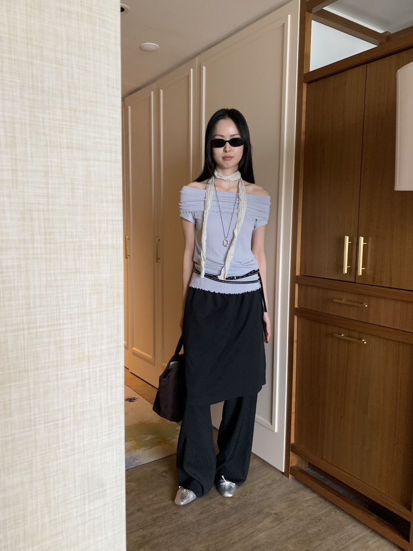 LOFN韓國直郵實拍女裝新品人氣休閑職業時尚26春夏T恤露肩LOFNT恤