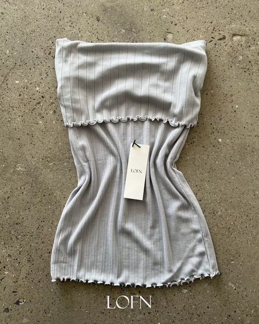 LOFN韓國直郵實拍女裝新品人氣休閑職業時尚26春夏T恤露肩LOFNT恤圖色2