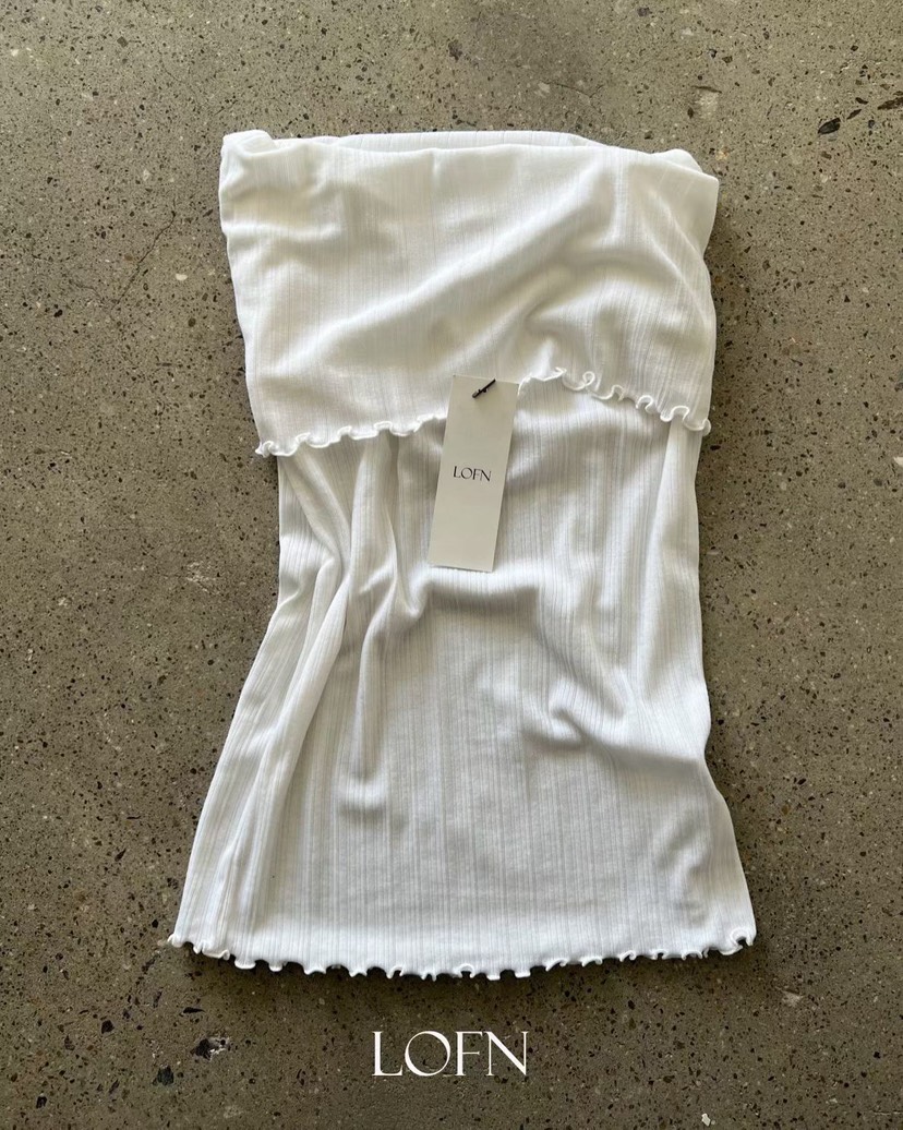 LOFN韓國直郵實拍女裝新品人氣休閑職業時尚26春夏T恤露肩LOFNT恤圖色3