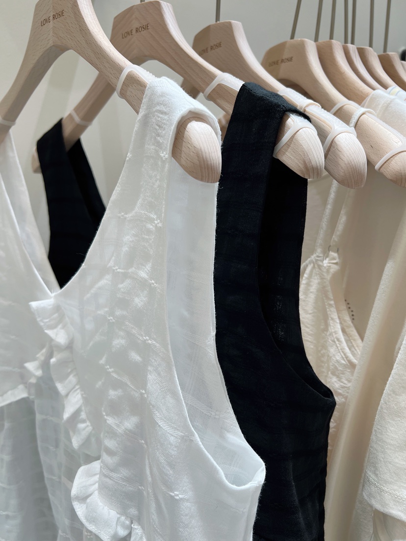 LOVE ROSIE韓國直郵實拍女裝新品時尚人氣26春夏職業連衣裙LOVE ROSIE連衣裙