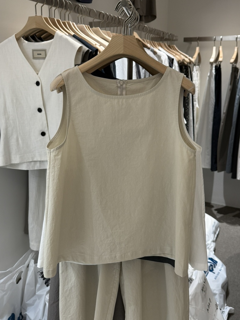 MONE-A韓國東大門直郵女裝新品熱賣時尚人氣休閑職業馬甲MONE-A馬甲圖色1