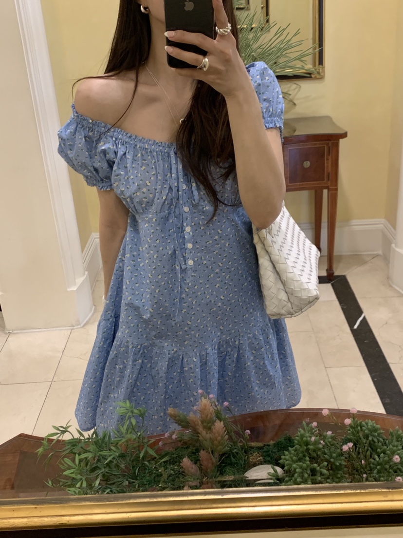 LA CREME韓國直郵實拍女裝新品時尚職業26春夏連衣裙花朵露肩LA CREME連衣裙