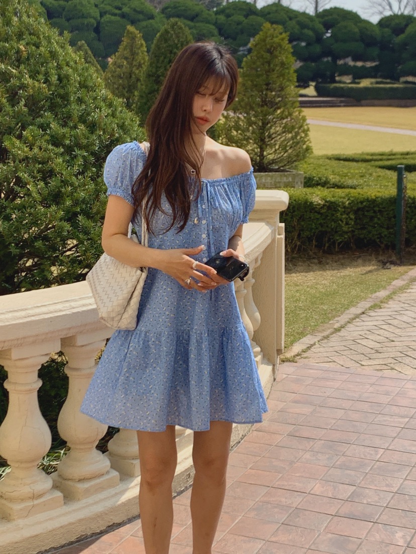 LA CREME韓國直郵實拍女裝新品時尚職業26春夏連衣裙花朵露肩LA CREME連衣裙