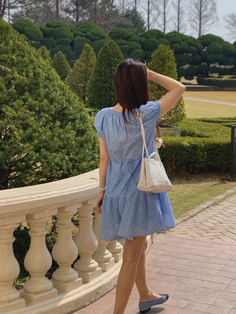 LA CREME韓國直郵實拍女裝新品時尚職業26春夏連衣裙花朵露肩LA CREME連衣裙