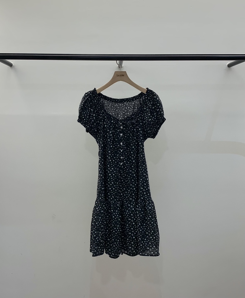 LA CREME韓國直郵實拍女裝新品時尚職業26春夏連衣裙花朵露肩LA CREME連衣裙圖色2