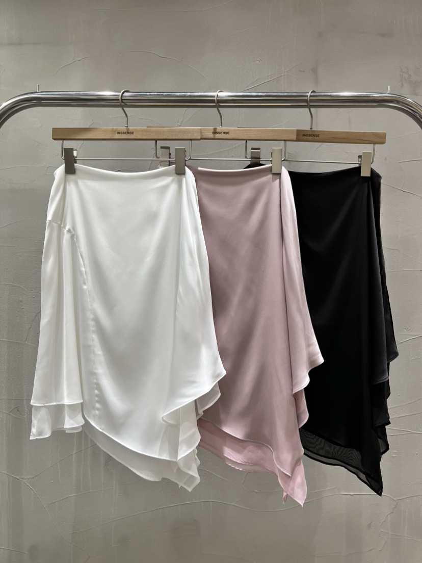 INSSENSE-A韓國直郵女士新品推薦半身裙中短裙不對稱緞面INSSENSE-A半身裙/中短裙