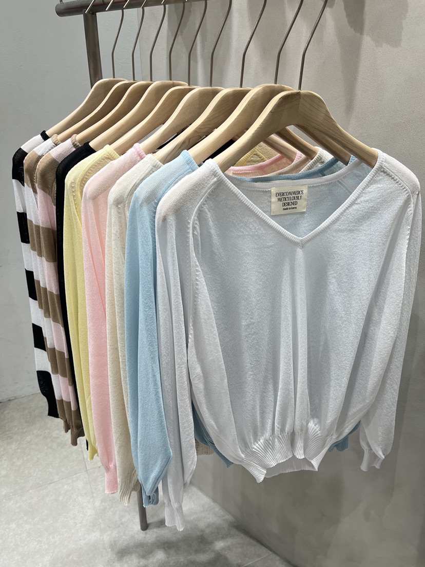 EVERCOMMERCE METICULOUSLY DESIGNED韓國直郵女裝新款熱賣針織衫EVERCOMMERCE METICULOUSLY DESIGNED針織衫