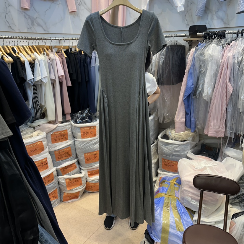 OLIVE TrEE韓國東大門直郵女裝新品熱賣連衣裙褶皺寬松鏤空OLIVE TrEE連衣裙圖色1