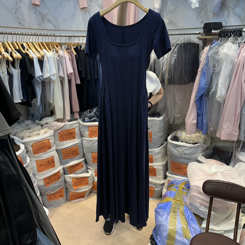 OLIVE TrEE韓國東大門直郵女裝新品熱賣連衣裙褶皺寬松鏤空OLIVE TrEE連衣裙圖色2