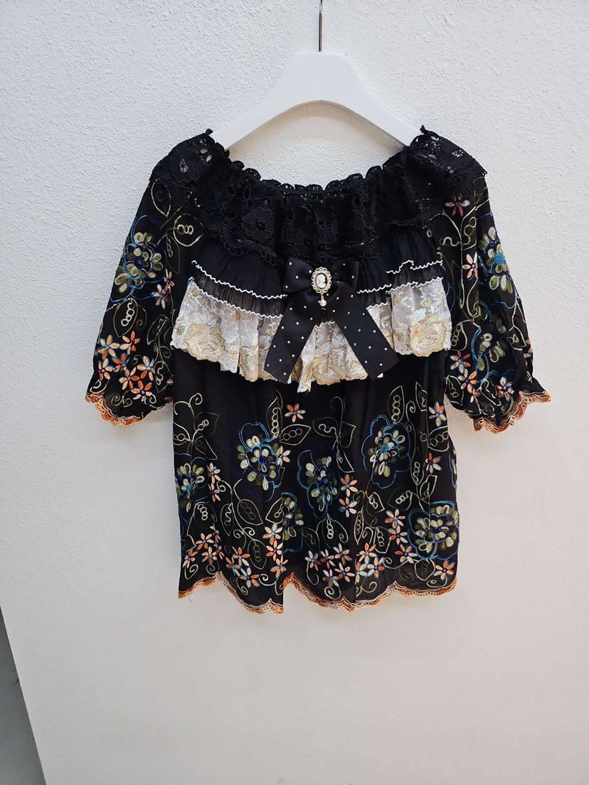 REDPIG韓國東大門直郵女裝新品26春夏熱賣襯衫蕾絲衫刺繡Red Pig襯衫/蕾絲衫圖色1