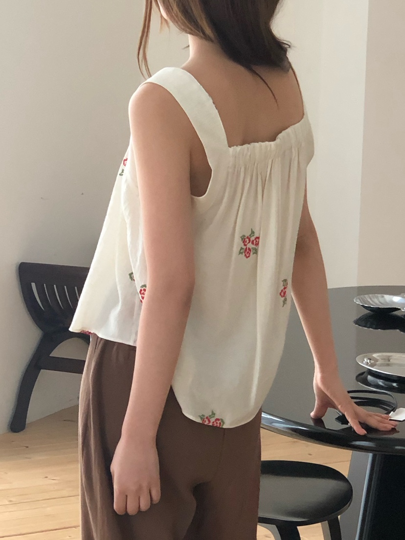 ONDO-P韓國直郵實拍女裝新款推薦休閑熱賣時尚吊帶背心刺繡ONDO-P吊帶/背心