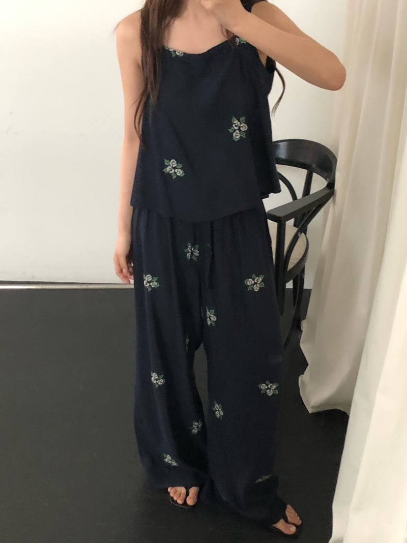 ONDO-P韓國直郵實拍女裝新款推薦休閑熱賣時尚吊帶背心刺繡ONDO-P吊帶/背心